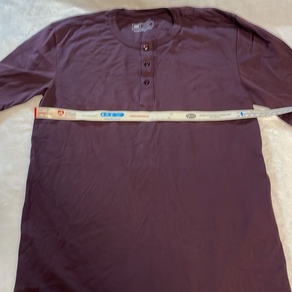 31 Burgundy button neck Tshirt - Picture 7 of 8